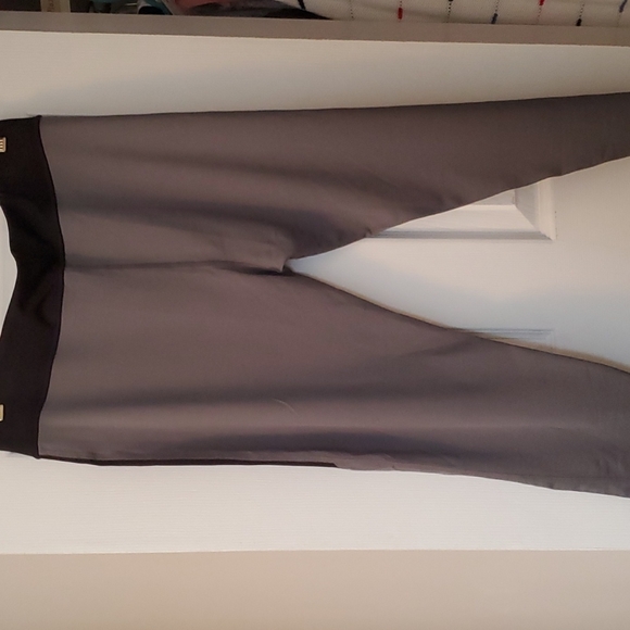 💕4/$25💕 Elle Sport women's Capri leggings - Picture 5 of 6